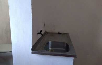 Imagem: O quarto possui Ar-condicionado e está localizado em Praça