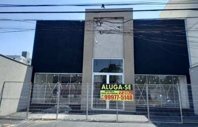 Imagem: O depósito possui 4 Vagas na garagem, 720m² de Área e está