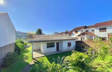 Imagem: O terreno possui 1210m² de Área e Imóvel novo e está localizado