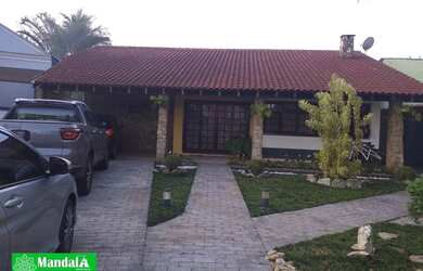 Imagem: A casa possui 5 Dormitórios, 5 Banheiros, 5 Vagas na garagem