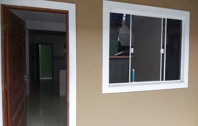 Imagem: A casa possui 2 Dormitórios, 1 Banheiro, 1 Vaga na garagem