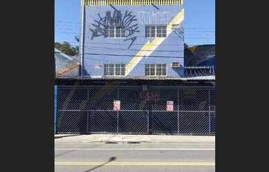 Imagem: O depósito possui 4 Vagas na garagem, 407m² de Área e está