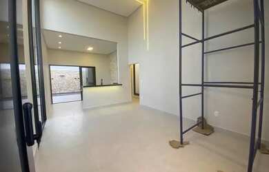 Imagem: A casa em condomínio possui 3 Dormitórios, 4 Banheiros, 2