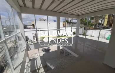 Imagem: O depósito possui 5 Vagas na garagem, 980m² de Área e está