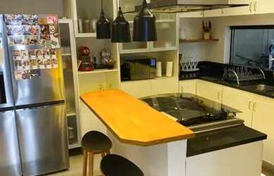 Imagem: A casa em condomínio possui 4 Dormitórios, 5 Banheiros, 4