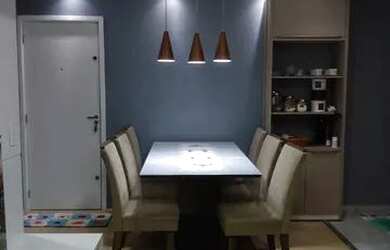 Imagem: O apartamento possui 2 Dormitórios, 1 Banheiro, 1 Vaga na garagem