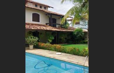 Imagem: A casa em condomínio à venda possui 5 Dormitórios, 4 Banheiros