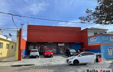 Imagem: O depósito possui 5 Vagas na garagem, 400m² de Área e está