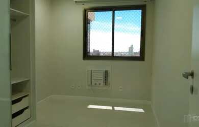 Imagem: O apartamento possui 3 Dormitórios, 3 Banheiros, 2 Vagas na