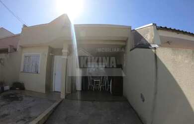 Imagem: A casa possui 2 Dormitórios, 1 Banheiro, 3 Vagas na garagem