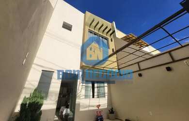 Imagem: A casa possui 1 Dormitório, 1 Banheiro, 1 Vaga na garagem