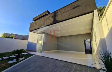 Imagem: A casa possui 3 Dormitórios, 3 Banheiros, 4 Vagas na garagem