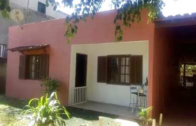 Imagem: A casa possui 2 Dormitórios, 1 Banheiro, 120m² de Área e