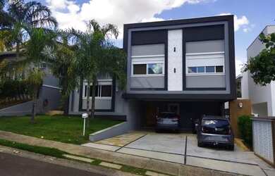 Imagem: A casa em condomínio possui 3 Dormitórios, 4 Banheiros, 4