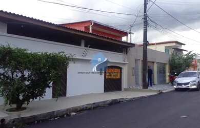 Imagem: A casa possui 3 Dormitórios, 3 Banheiros, 3 Vagas na garagem