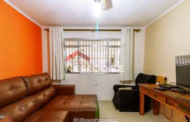 Imagem: A casa possui 3 Dormitórios, 3 Banheiros, 3 Vagas na garagem