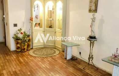 Imagem: O apartamento possui 3 Dormitórios, 1 Banheiro, 1 Vaga na garagem