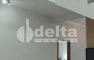 Imagem 3: Casa no condomínio Royal Park disponível para venda em Uberlândia-MG