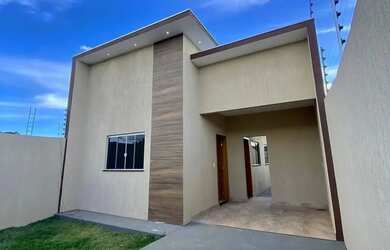 Imagem: A casa possui 2 Dormitórios, 1 Banheiro, 1 Vaga na garagem