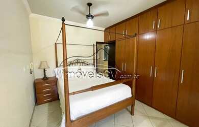 Imagem: A casa possui 3 Dormitórios, 2 Banheiros, 3 Vagas na garagem