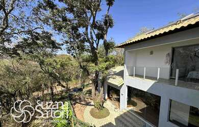 Imagem: A casa em condomínio possui 4 Dormitórios, 5 Banheiros, 4