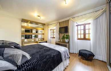 Imagem 15: Vendas Casa Curitiba PR. Churrasqueira, 215m² de Área, 5 Vagas na garageme4...