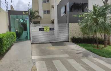 Imagem: O apartamento possui 3 Dormitórios, 1 Banheiro, 2 Vagas na