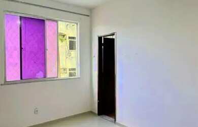 Imagem: O apartamento possui 3 Dormitórios, 1 Banheiro, 1 Vaga na garagem