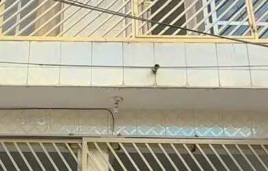 Imagem: A casa possui 5 Dormitórios, 5 Banheiros, 1 Vaga na garagem