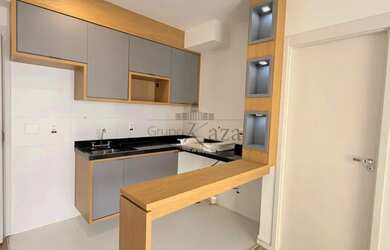 Imagem: O apartamento possui 1 Dormitório, 1 Banheiro, 1 Vaga na garagem