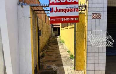 Imagem: A casa possui 1 Dormitório, 1 Banheiro, 90m² de Área e está