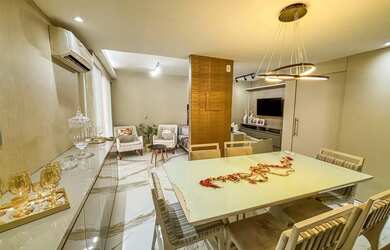 Imagem: O apartamento possui 4 Dormitórios, 2 Banheiros, 2 Vagas na