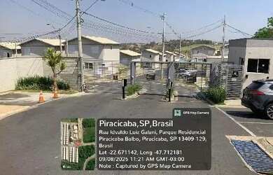 Imagem: A casa possui 2 Dormitórios, 1 Banheiro, 1 Vaga na garagem