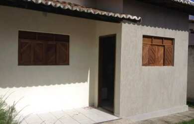 Imagem: A casa possui 2 Dormitórios, 1 Banheiro, 1 Vaga na garagem