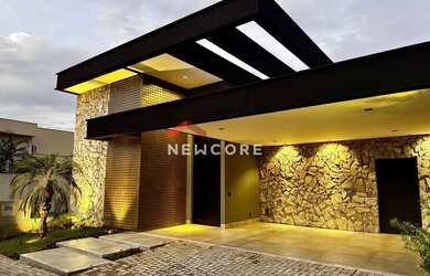 Imagem: A casa possui 3 Dormitórios, 1 Banheiro, 2 Vagas na garagem