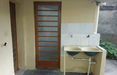 Imagem: A casa possui 1 Dormitório, 1 Banheiro, 60m² de Área, Imóvel