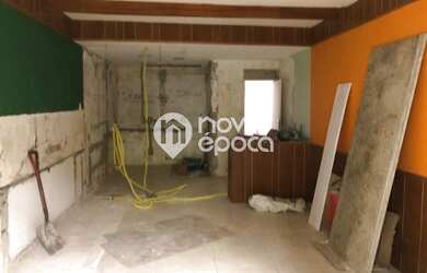 Imagem: O depósito possui 1 Vaga na garagem, 28m² de Área e está