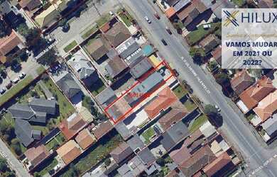 Imagem: O terreno possui 440m² de Área e está localizado em Bacacheri