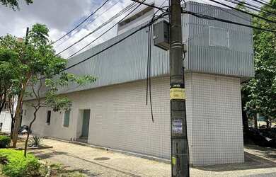 Imagem: O depósito possui 300m² de Área e está localizado em Santo