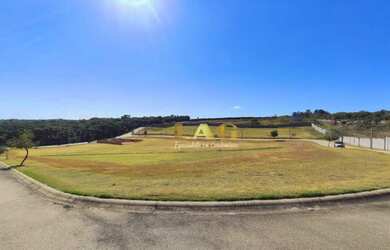 Imagem: O terreno possui 1.243m² de Área e está localizado em Parque