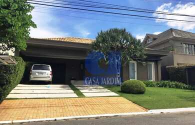 Imagem: A casa em condomínio possui 4 Dormitórios, 4 Banheiros, 2