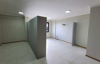 Imagem: O depósito possui 42m² de Área e está localizado em Centro