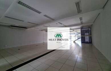 Imagem: O depósito possui 3 Vagas na garagem, 500m² de Área e está