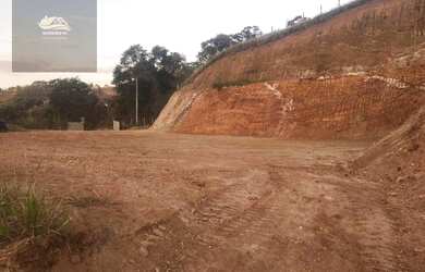 Imagem: O terreno possui 7.780m² de Área e está localizado em Portão