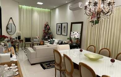 Imagem: A casa em condomínio possui 4 Dormitórios, 5 Banheiros, 4