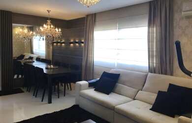 Imagem: O apartamento possui 3 Dormitórios, 2 Banheiros, 2 Vagas na