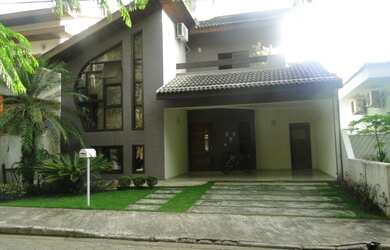 Imagem: A casa em condomínio possui 3 Dormitórios, 1 Banheiro, 2 Vagas