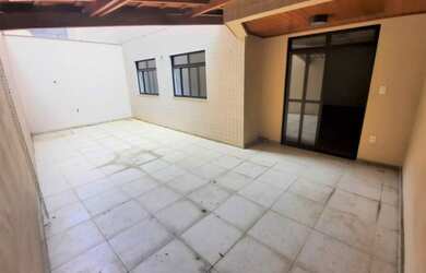 Imagem: O apartamento possui 2 Dormitórios, 2 Banheiros, 2 Vagas na