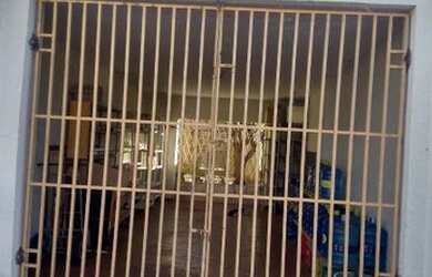 Imagem: A casa possui 4 Dormitórios, 3 Banheiros e 380m² de Área