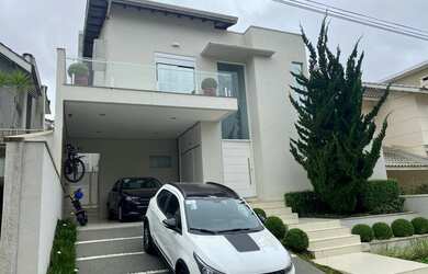 Imagem: A casa em condomínio possui 4 Dormitórios, 5 Banheiros, 4